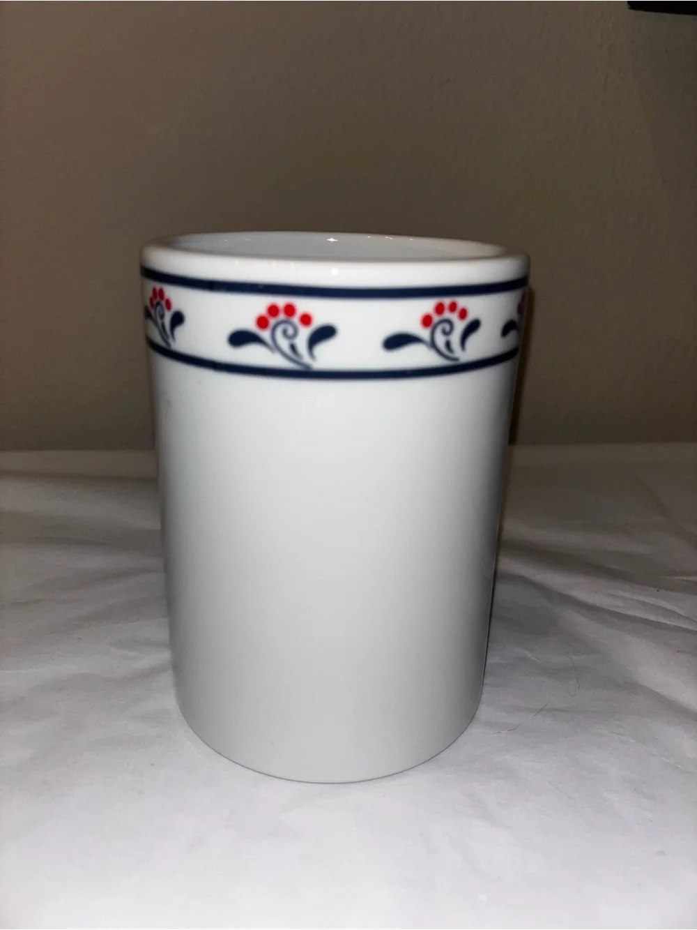 1982  Copco   COUNTRY   White Porcelain Kitchen Utensil Holder Crock  JAPAN